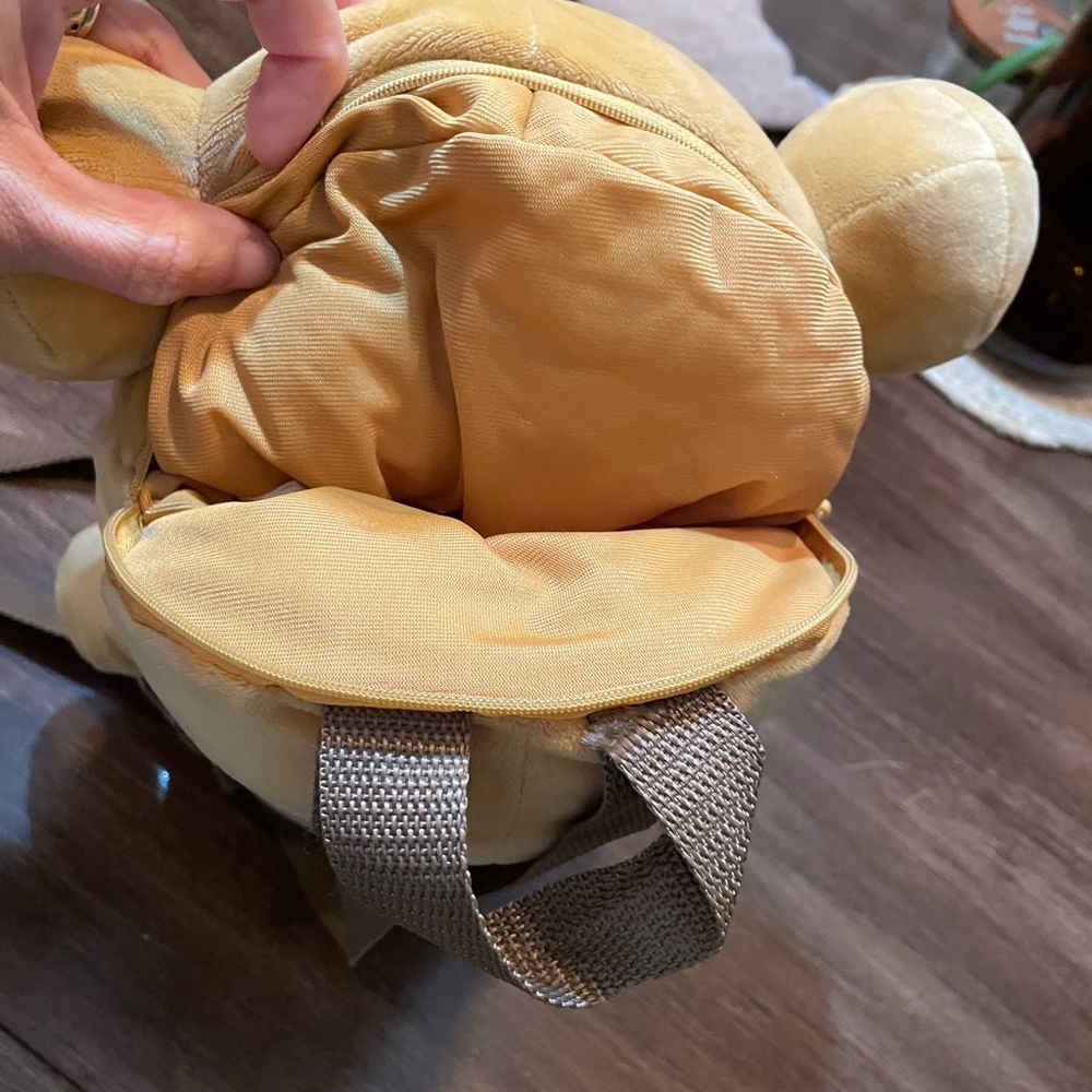 AUTH Riillakkuma plush bear backpack. - Picture 3 of 5